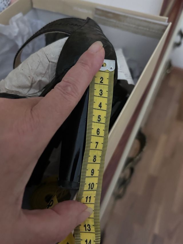 Sandalias Michael Kors Negro y Dorado