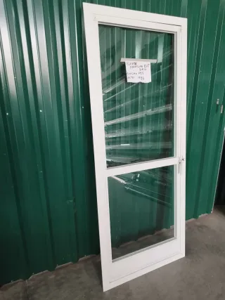 Puerta aluminio apertura exterior