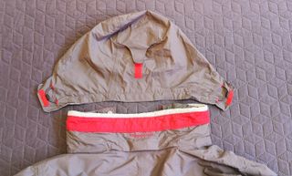 Chaqueta Columbia Talla M Gris y Roja.