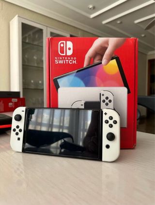 Nintendo Switch OLED bianco