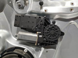 ELEVALUNAS DELANTERO DERECHO VOLKSWAGEN PASSAT BE