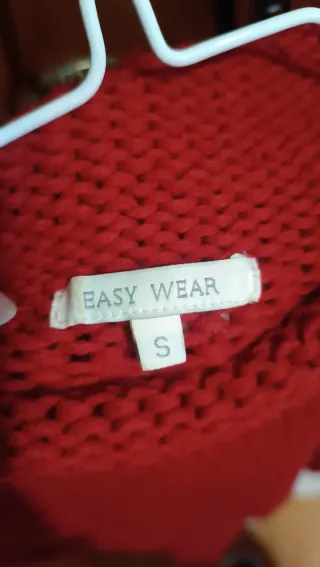 Jersey rojo cuello alto