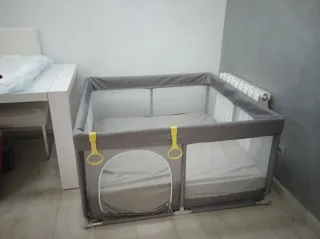 Parque infantil gris 1'25m. x 1'25m.