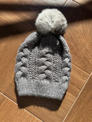 Gorro Sfera gris con pompón