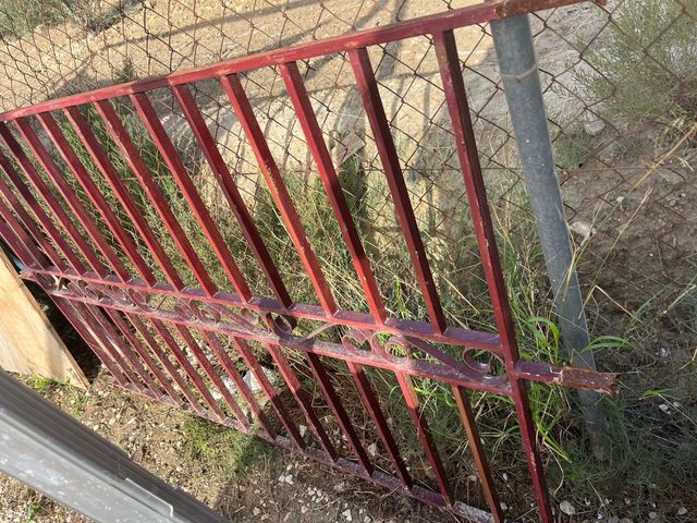 Reja de hierro forjado decorativa