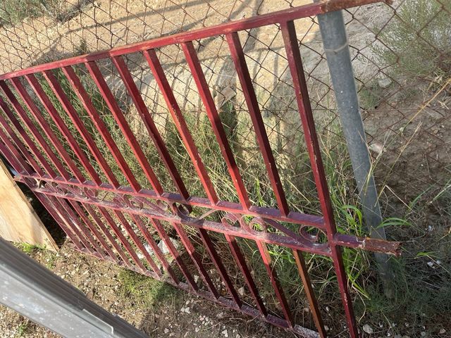 Reja de hierro forjado decorativa