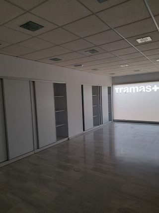 Nave industrial en alquiler en Gelves
