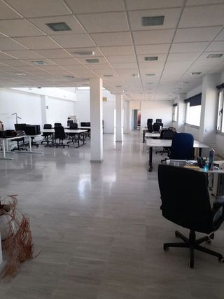 Nave industrial en alquiler en Gelves