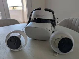 Meta Quest 2 VR + Correa Bobo M2 Pro