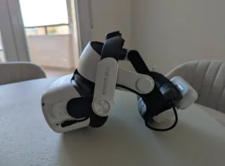 Meta Quest 2 VR + Correa Bobo M2 Pro