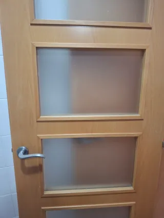Dos puertas madera seminuevas

