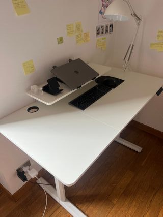 Scrivania regolabile per lavoro