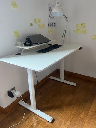 Scrivania regolabile per lavoro