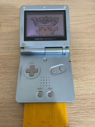 Pokémon Amarillo Game Boy Advance SP