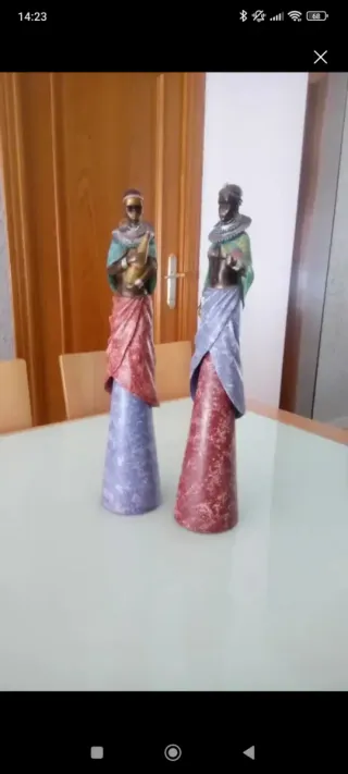 Figuras decorativas  morado y rojo