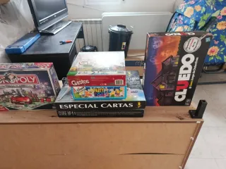 Juegos de Mesa Cluedo, Monopoly, Gestos