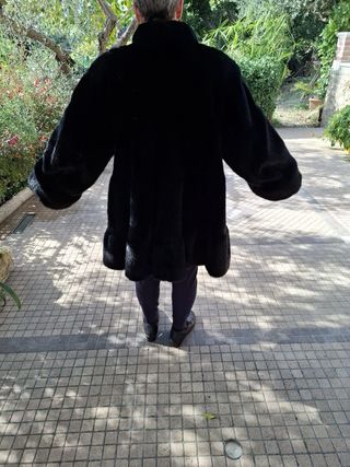 Pelliccia sintetica donna nera