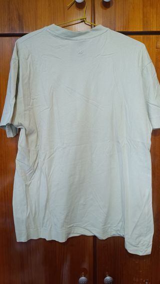 Camiseta verde básica