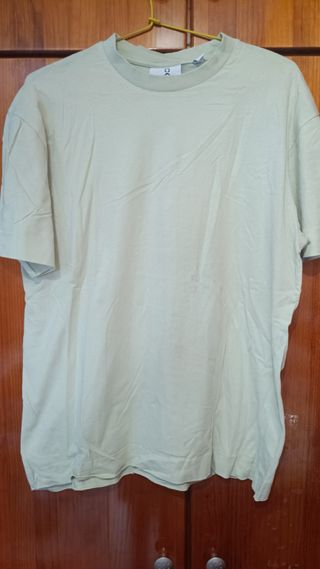 Camiseta verde básica
