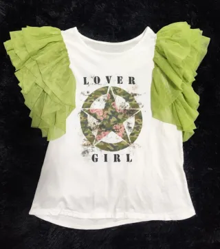 Camiseta blanca con mangas de tul verde