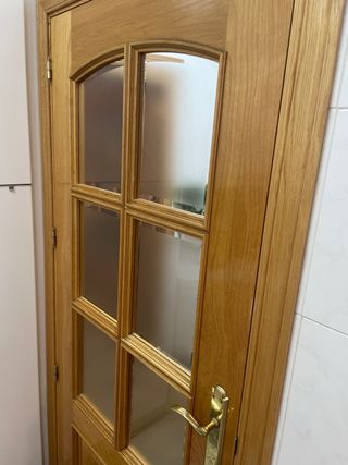 Puerta madera maciza 82cm ancho x 190 alto 