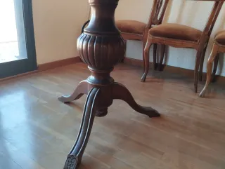 Mesa de comedor ovalada de madera, extensible