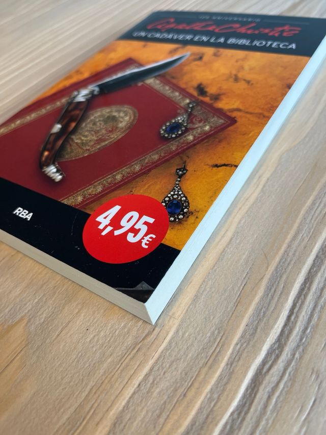 Un cadáver en la biblioteca