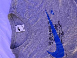 Camiseta Nike gris 