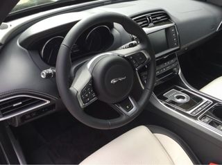 Jaguar XE 2.0 R-Sport AWD Autom 2015