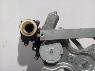 ELEVALUNAS DELANTERO DERECHO TOYOTA AVENSIS CROSS