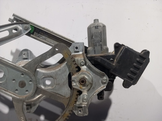 ELEVALUNAS DELANTERO DERECHO TOYOTA AVENSIS CROSS