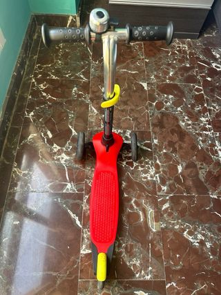 Patinete infantil 3 ruedas rojo
