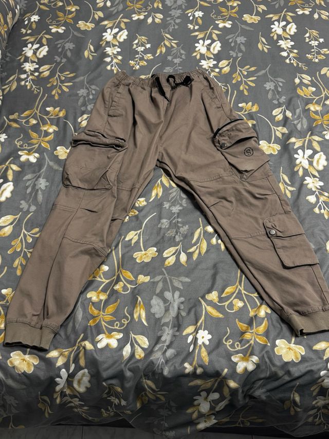 Pantalón cargo unisex marrón