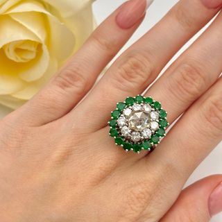Anillo oro blanco 18kt con Esmeraldas y Diamantes 