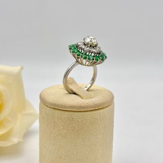 Anillo oro blanco 18kt con Esmeraldas y Diamantes 