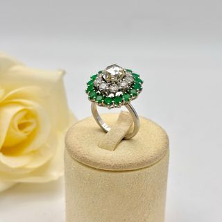 Anillo oro blanco 18kt con Esmeraldas y Diamantes 