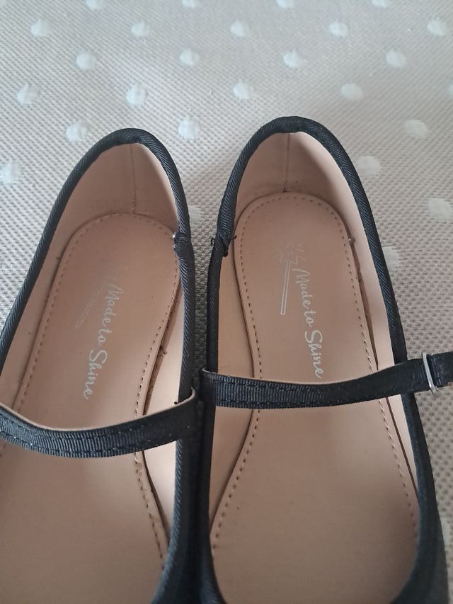 Zapatos niña negros brillantes,