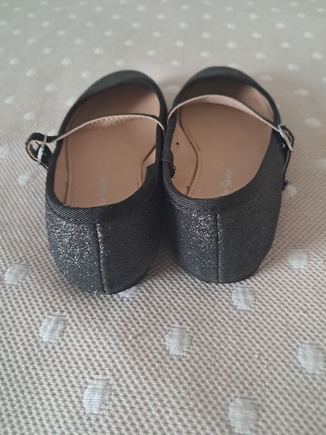 Zapatos niña negros brillantes,