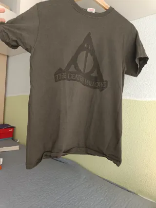 Camiseta Harry Potter s Deathly Hallows verde