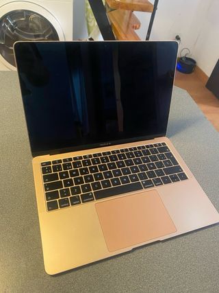 MacBook Air 13 8GB RAM i5 Dorado