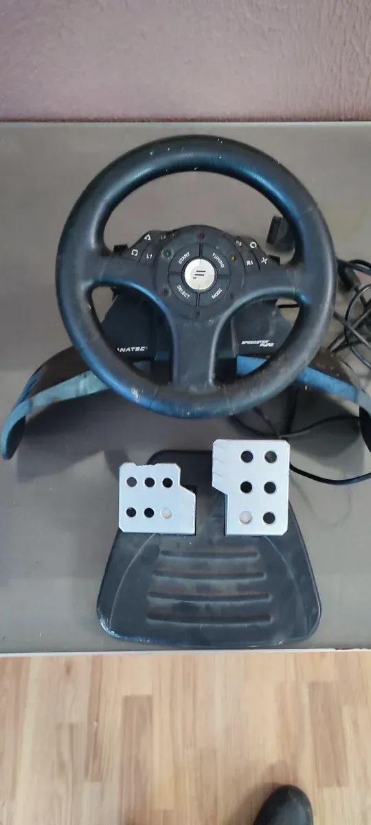 Volante y pedales Fanatec
