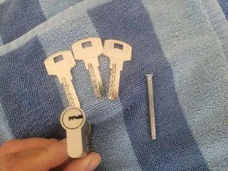 Cilindro y llaves para cerradura