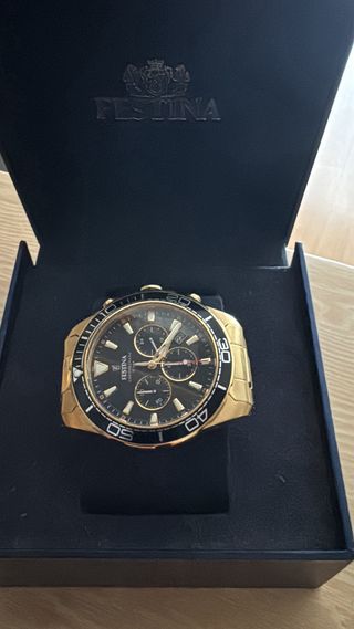 Reloj Festina Cronógrafo Dorado y Negro