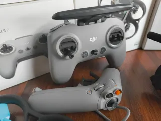 DJI Avata + 3 batería,cargador múltiple + Mando