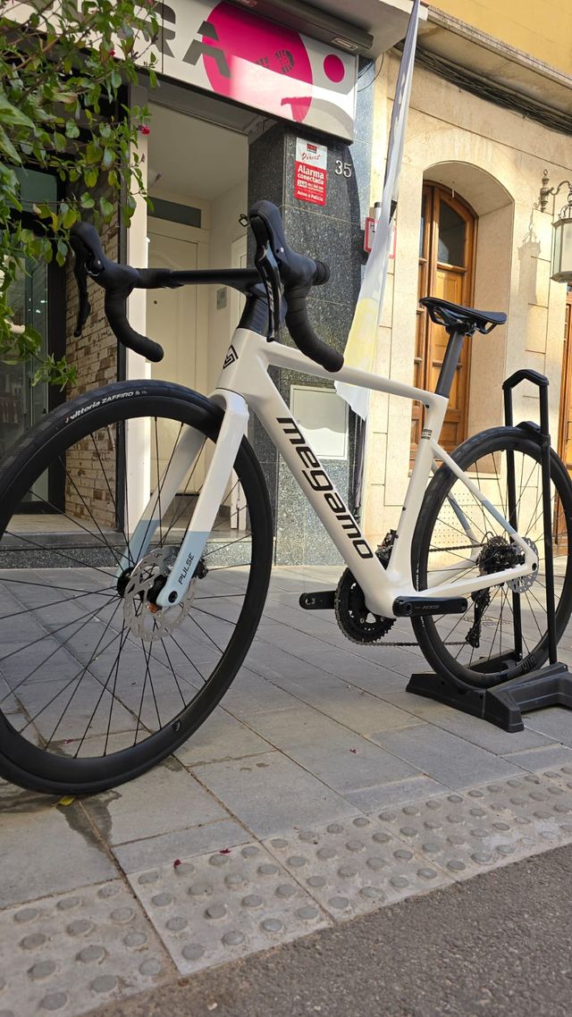 OFERTA! Megamo Pulse Elite 20 2025 NUEVA talla S