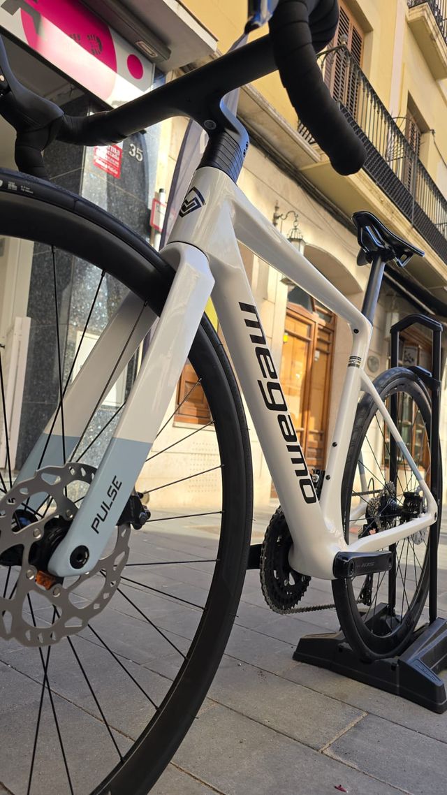 OFERTA! Megamo Pulse Elite 20 2025 NUEVA talla S