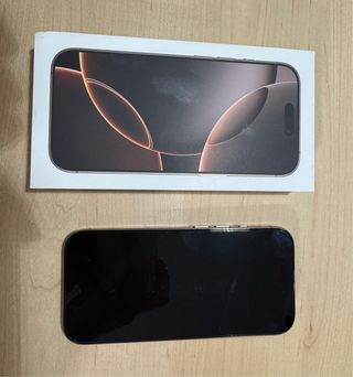 iPhone 16 Pro Oro