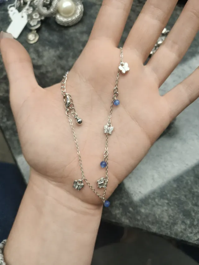 Cavigliera con farfalle, cuori e perline