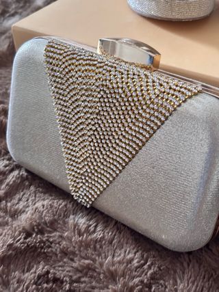 Bolso y tacones dorados MENBUR