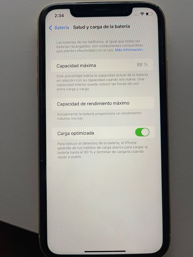 Batteria gialla all'88% per iPhone XR da 256 GB